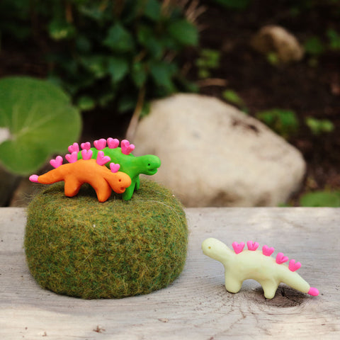 1pm Sun Feb 15th | Heart-a-saurus