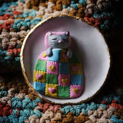 3pm Sat Mar 28th | Patchwork Sleeping Kitty Dish